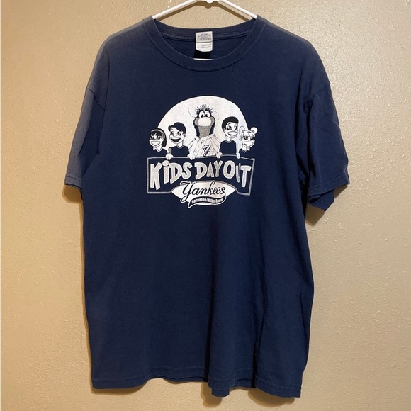 Gildan Other - Y2K Kids Day Out New York Yankees Graphic Navy Blue T-Shirt Adult L